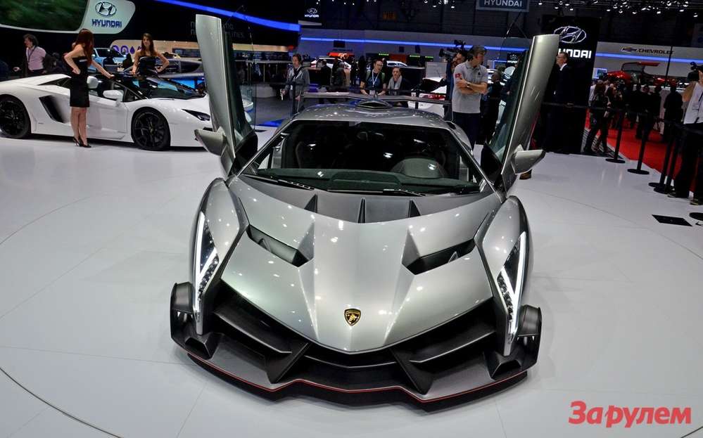 Lamborghini показала в Женеве «разъяренного быка» Veneno