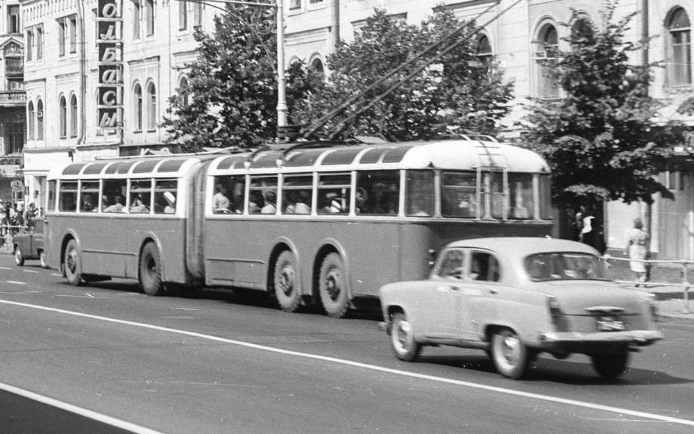 Сочлененные троллейбусы СВАРЗ ТС‑1 проработали на улицах Ленинграда семь лет.