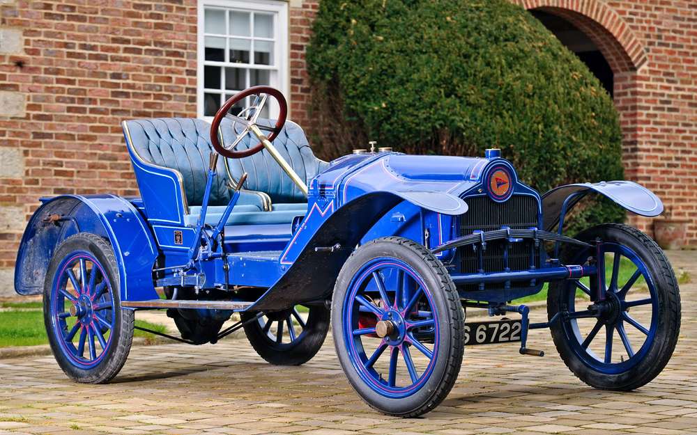 Первый автомобиль с независимой передней подвеской - Sizaire-Naudin, 1912 год. Тогда никто не счел это великим изобретением, у инженеров и покупателей хватало иных забот.