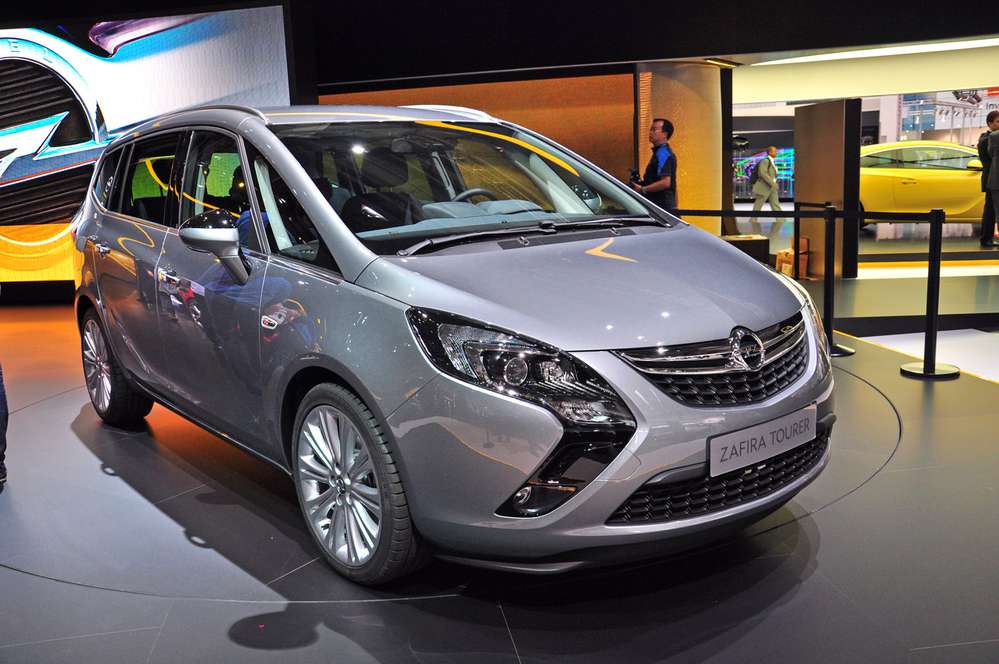 Opel представил флагманский однообъемник