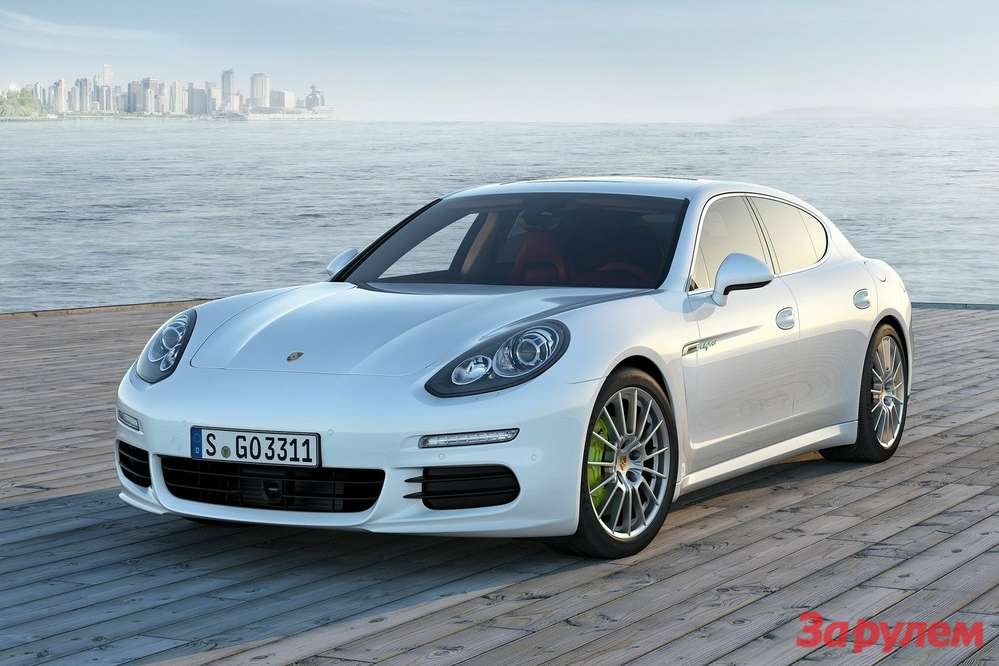 Porsche официально представила обновленную линейку Panamera
