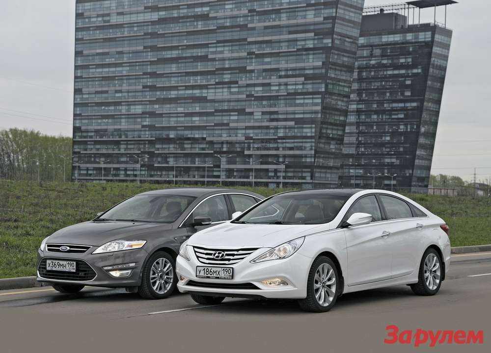 Ford Mondeo Titanium Black: 1 151 950 руб.; Hyundai Sonata Prestige: 1 238 900 руб.
