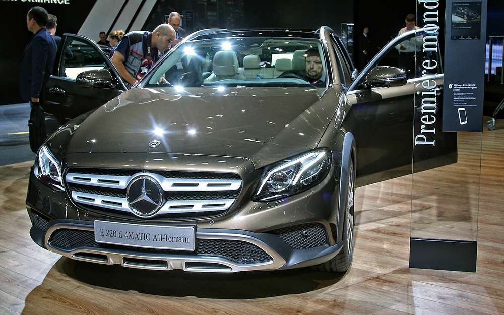 Небывалая «ешка»: в Париж приехал универсал Mercedes-Benz All-Terrain