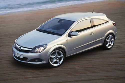 Купе Opel Astra готовится к старту