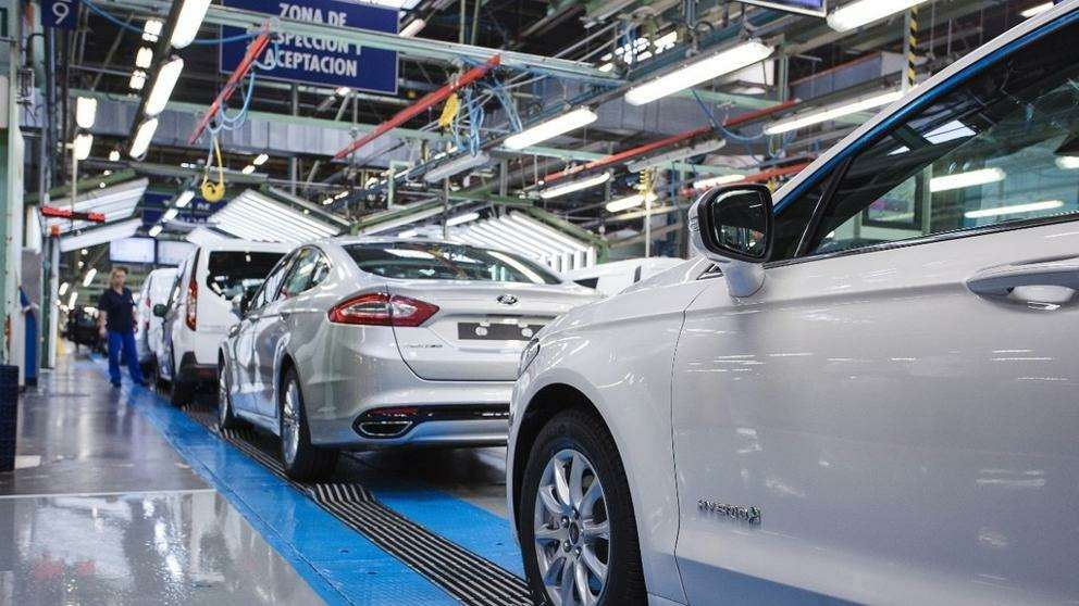 Volkswagen и Ford закрывают заводы из-за коронавируса