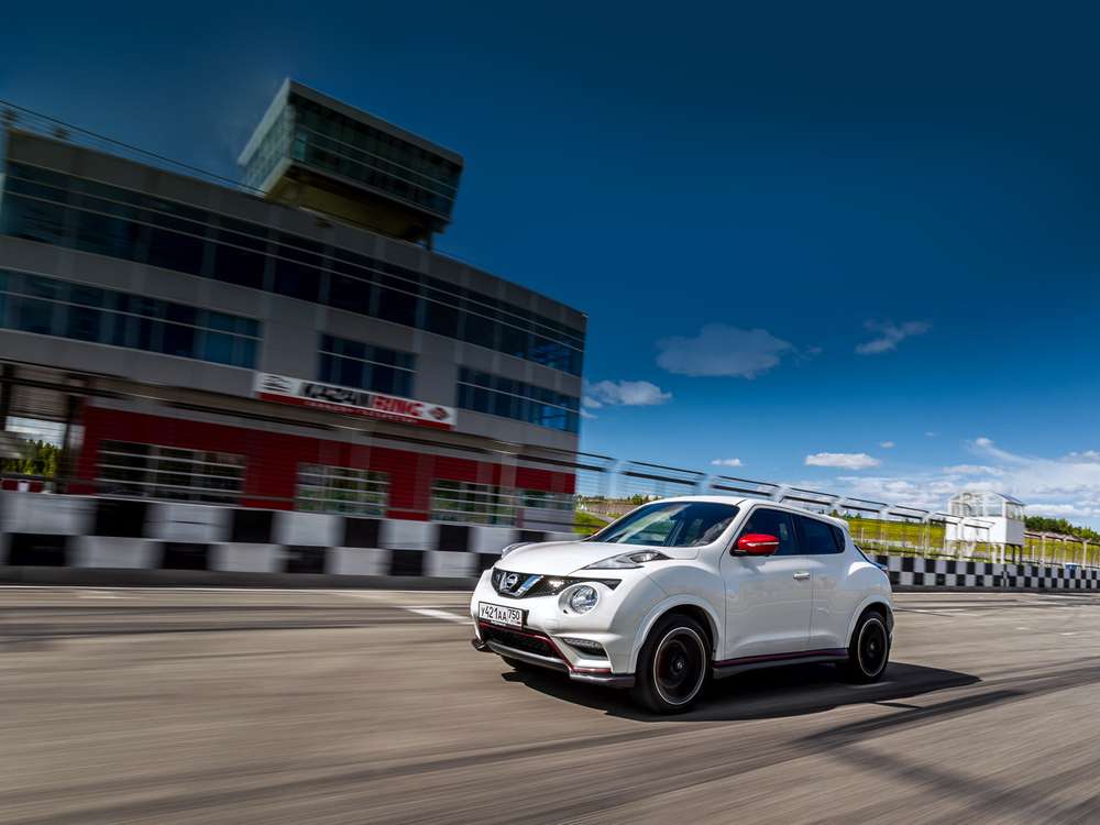 Удивляемся вариатору на гоночном Nissan Juke Nismo RS