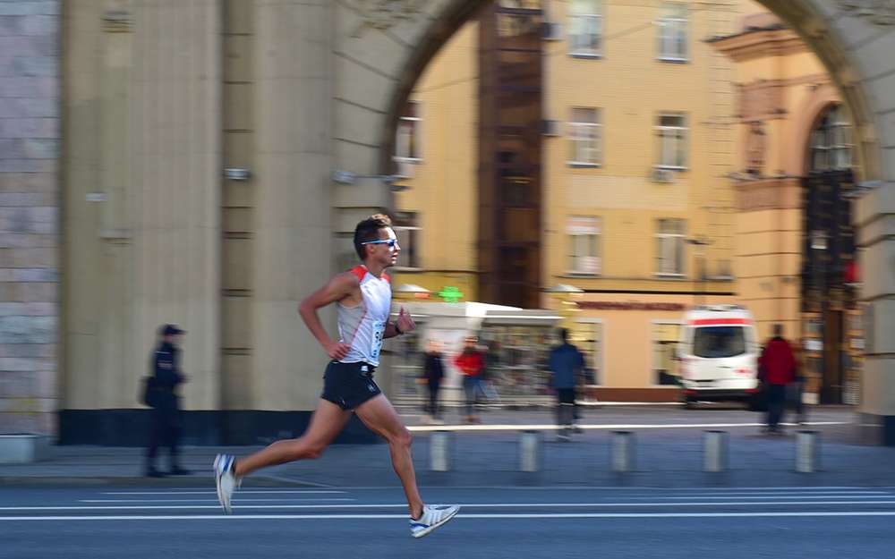 «А кто бежит?»: центр Москвы перекроют из-за марафона