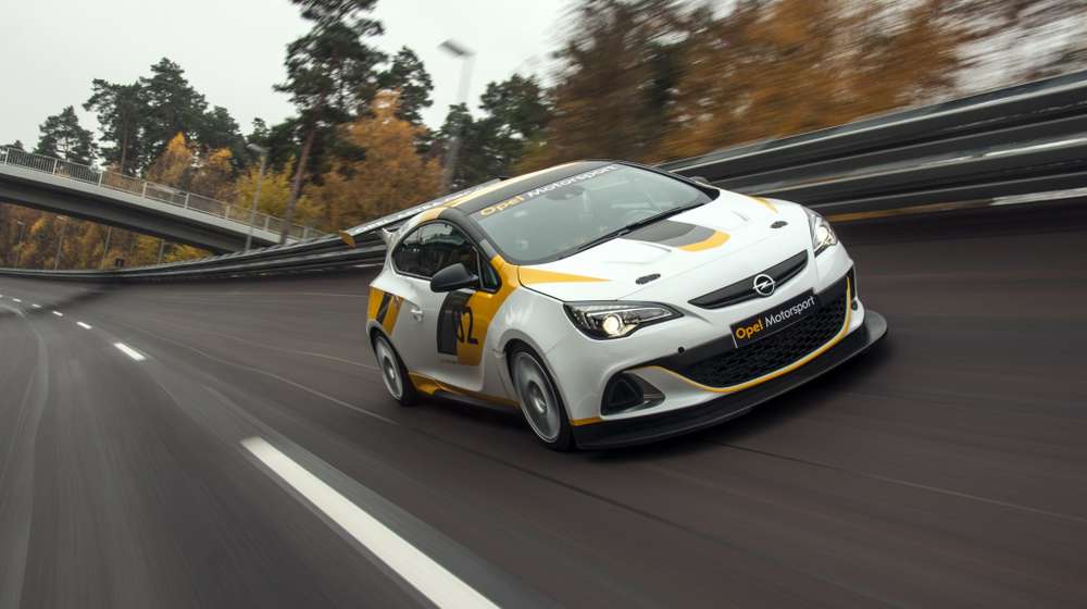 Opel везет в Россию новую версию Astra OPC