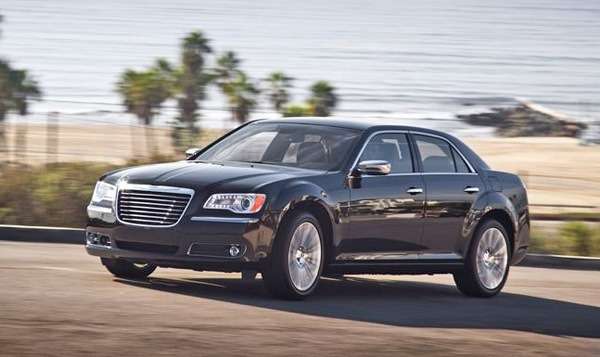 Chrysler 300: появились первые официальные фото