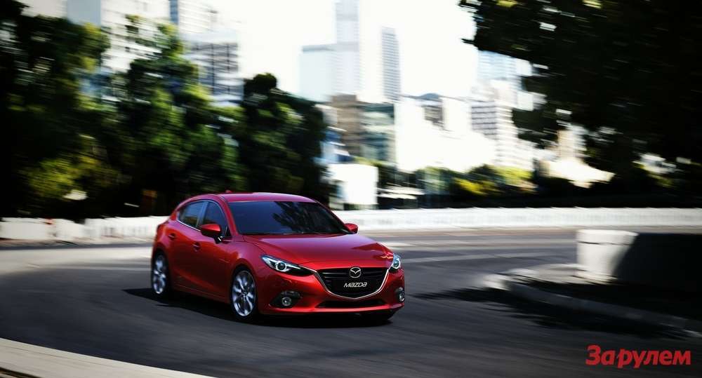 Новую Mazda3 показали в Питере