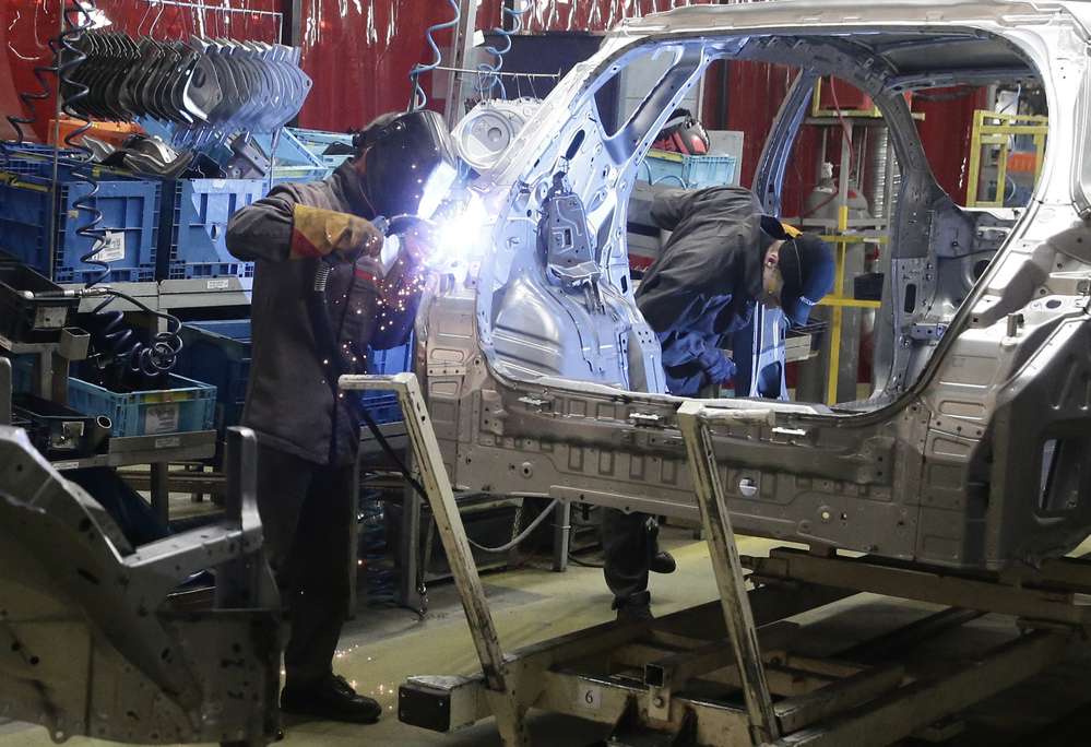 Завод Nissan в Петербурге в 2016 году поставит на конвейер еще одну модель