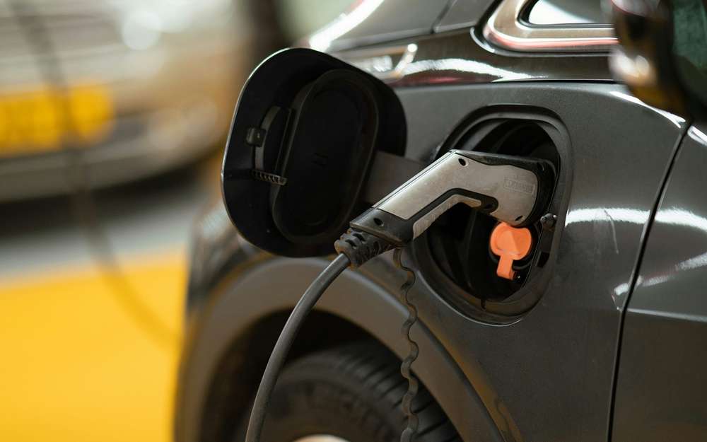 Правительство выделило деньги на зарядки для электромобилей