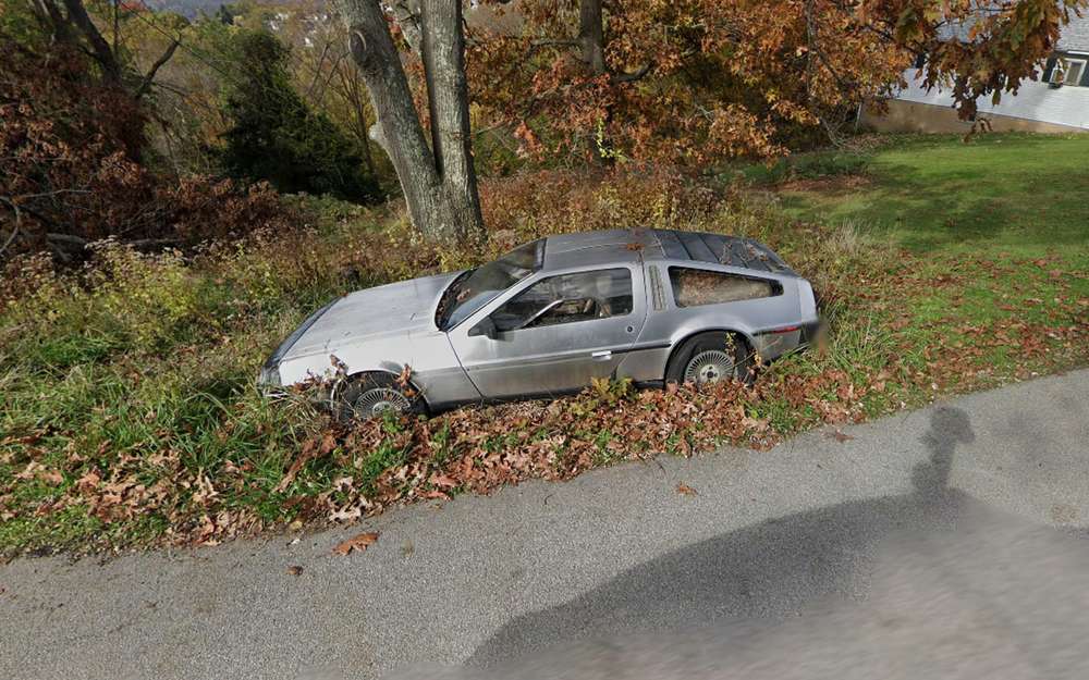 Брошенный DeLorean DMC-12 нашли на Google Картах
