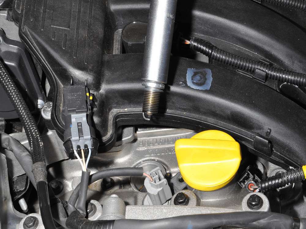 Замена свечей зажигания Renault Duster