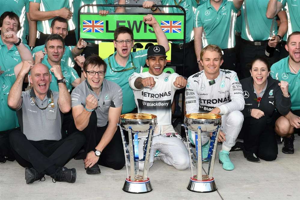 Пилоты команды Mercedes 14 раз поднимались на подиум в текущем сезоне: 4 победы на счету Нико Росберга и 10 у Льюиса Хэмилтона.
