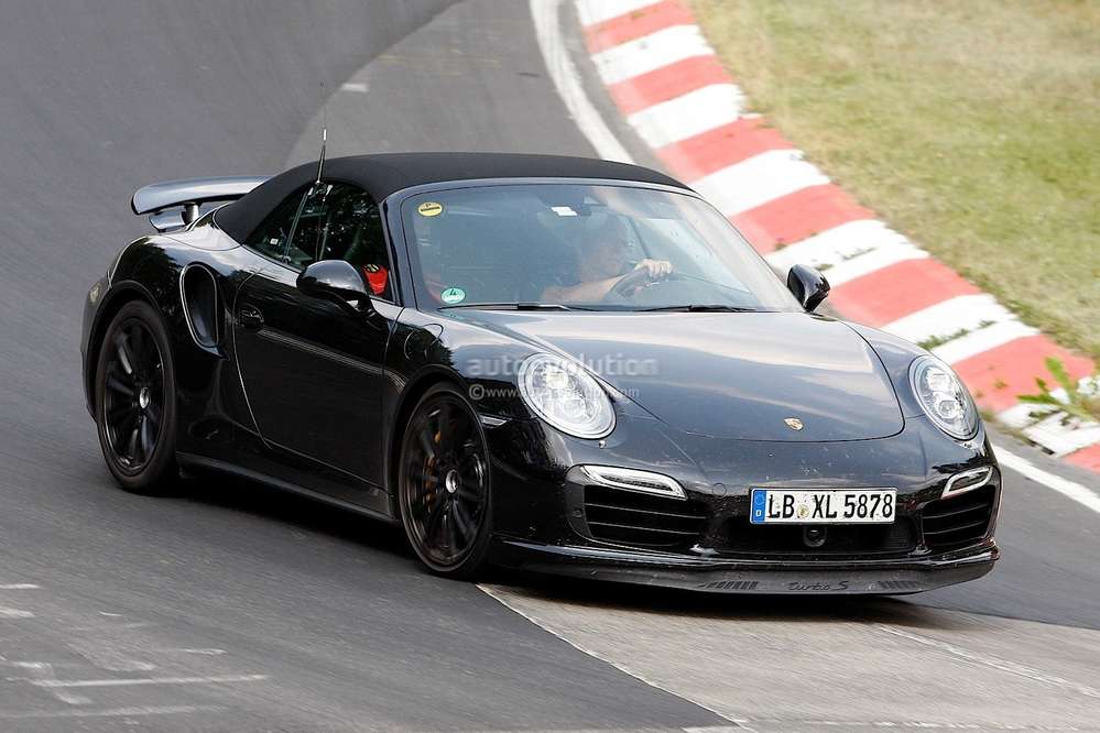 Кабриолет Porsche 911 Turbo S выехал на тесты без камуфляжа