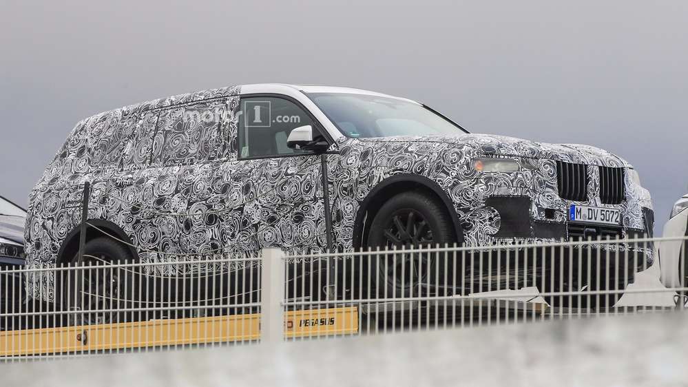Большой кроссовер BMW X7 дебютировал во плоти