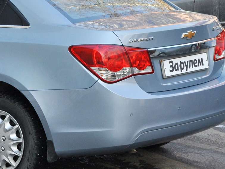 Chevrolet Cruze седан: снятие заднего фонаря и замена ламп