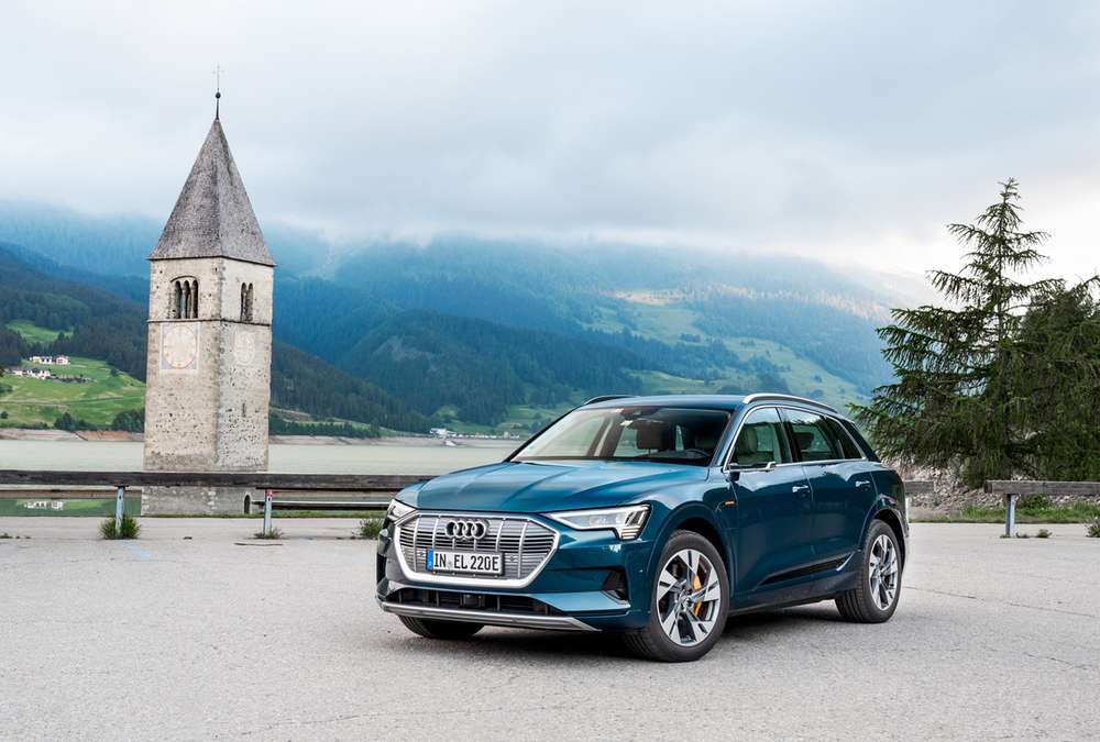 Audi e-tron в России: заказы уже принимают, цена известна