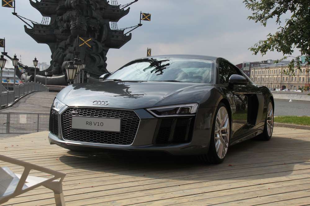 Audi представила в России новый R8