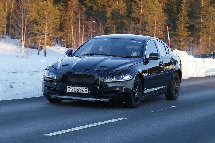 Jaguar анонсирует во Франкфурте новые кроссовер и компактный седан 
