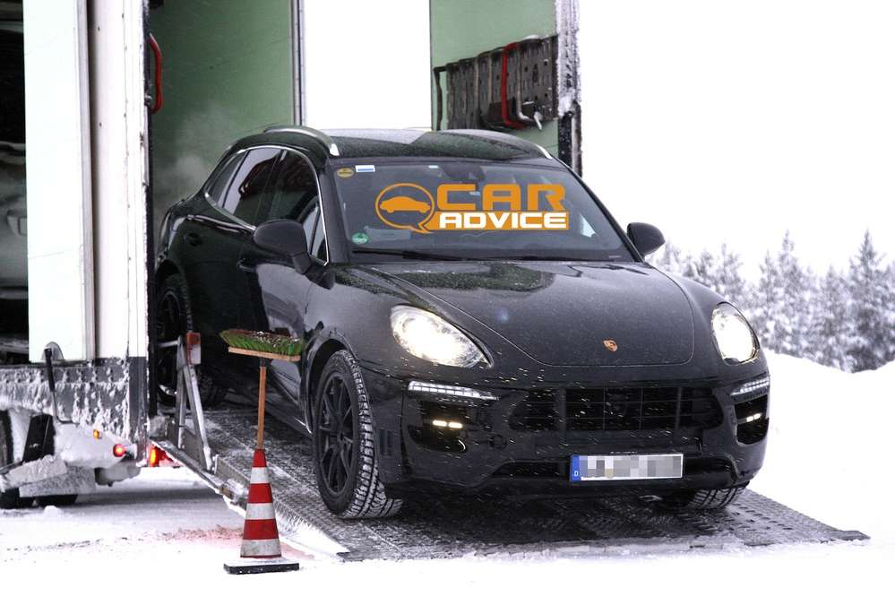 Предсерийный прототип Porsche Macan выехал на дорогу