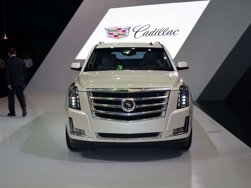 Cadillac привез в Москву новые вседорожник Escalade и купе ATS