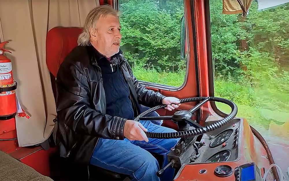 Под звон бутылок: тест самого душевного автобуса ЛиАЗ-677