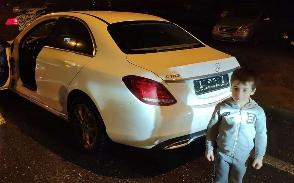 Кадыров подарил 5-летнему чеченцу Mercedes-Benz C-класса