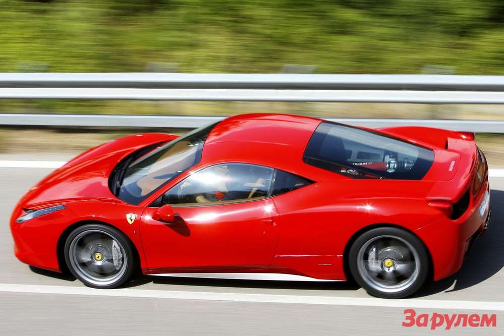 Ferrari предлагает бесплатное обслуживание на 7 лет