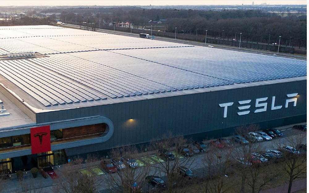 На заводах Tesla царит ад - рассказы работников
