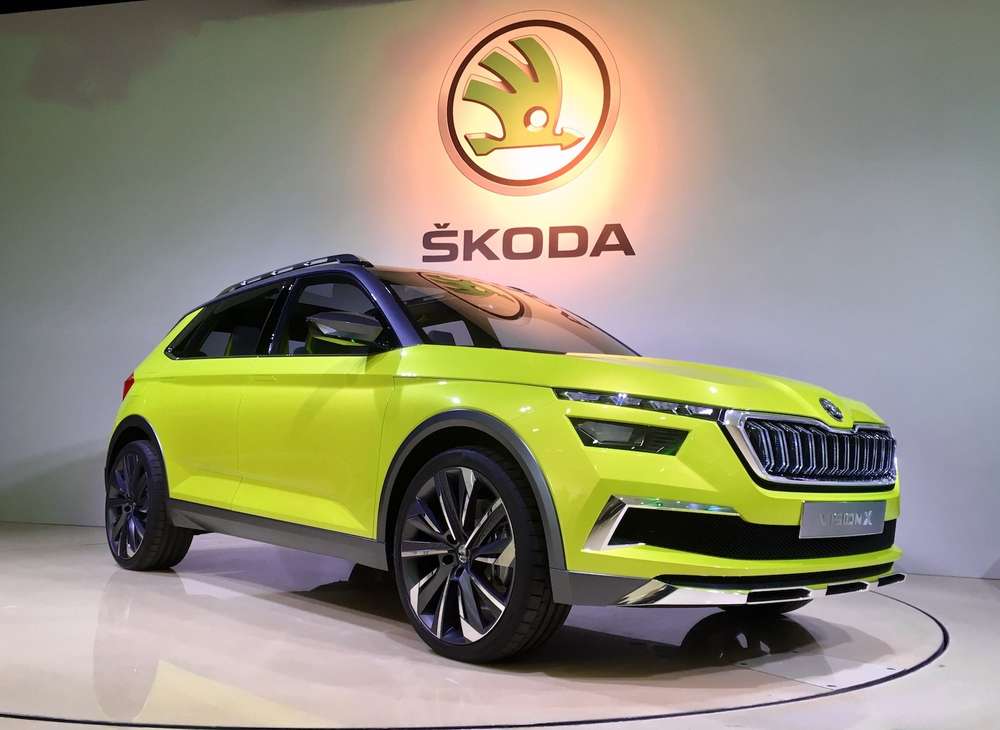 Еще один представший перед собравшими журналистами автомобиль - концептуальный Skoda Vision X. Уже в 2019 году чехи обещают справить премьеру серийного кроссовера, который займет место между Кароком и Кодиаком.