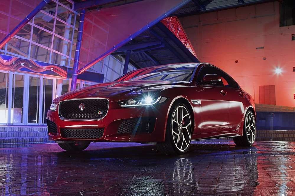 В Лондоне показали «бюджетный» Jaguar XE - седан с небюджетными технологиями