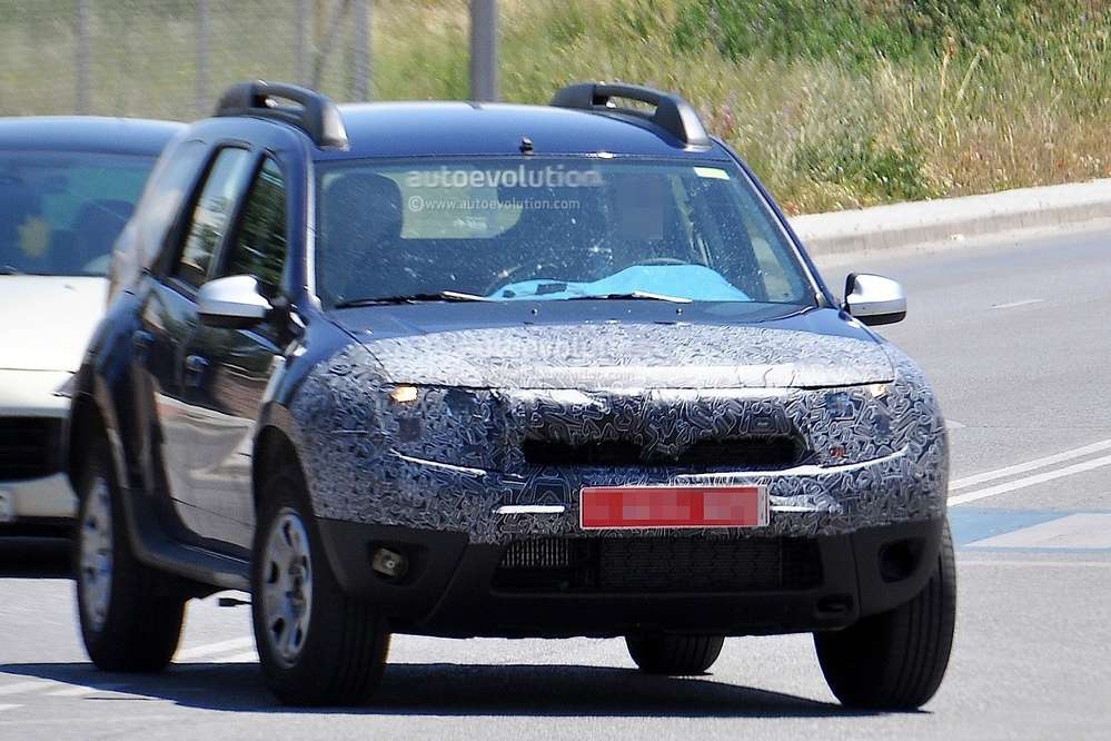 Обновленный Dacia Duster выехал на дорожные тесты 