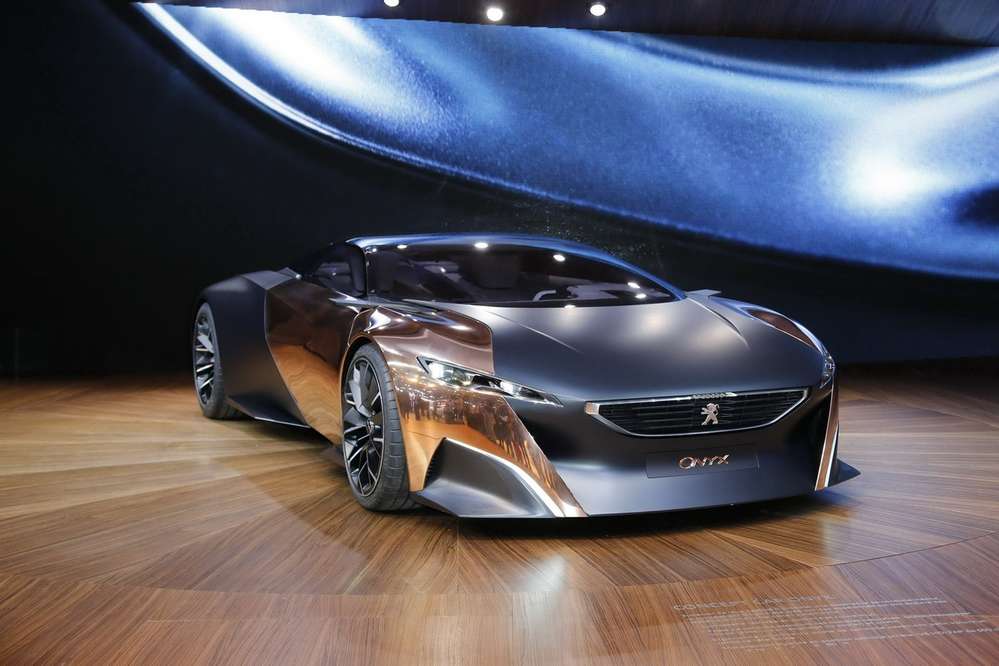 Peugeot показала в Париже 600-сильный гибридный суперкар