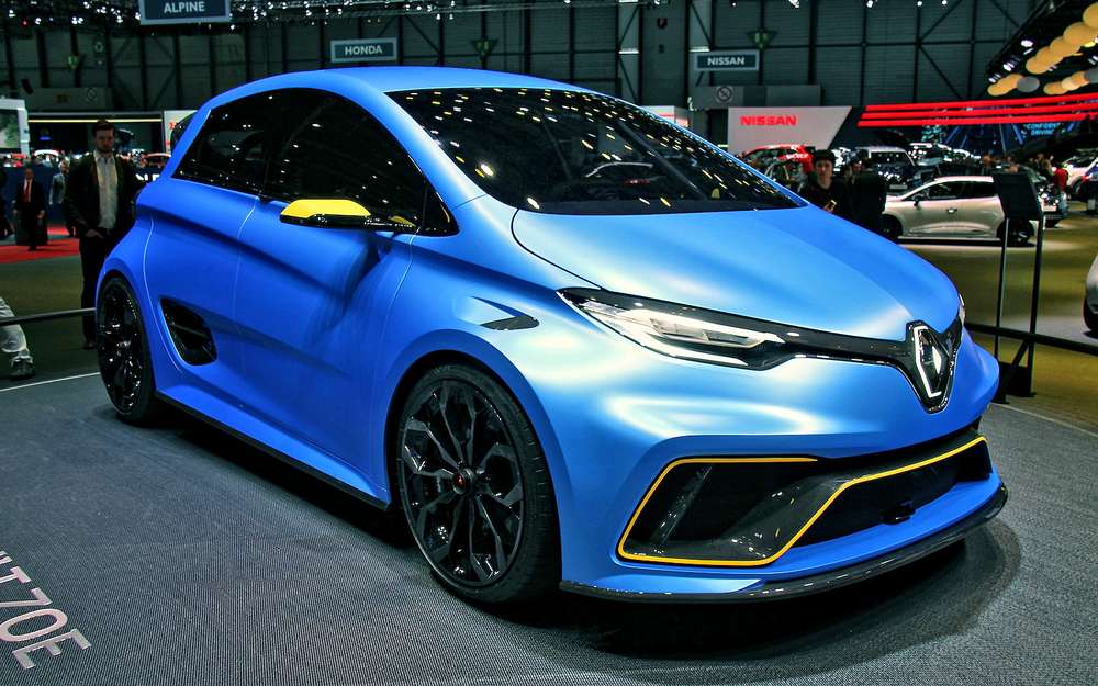 Зверо-Зоя: Renault превратила электрический хэтчбек в гоночного монстра