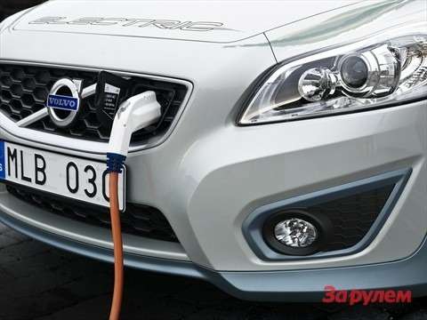 Volvo сократил время полной зарядки электромобиля до 1,5 часов