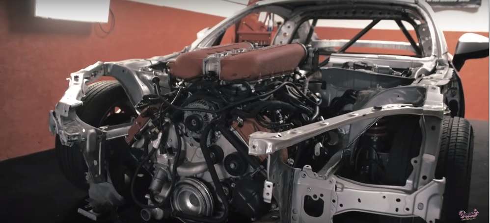 Всем свопам swap: Toyota GT укрощает двигатель Ferrari