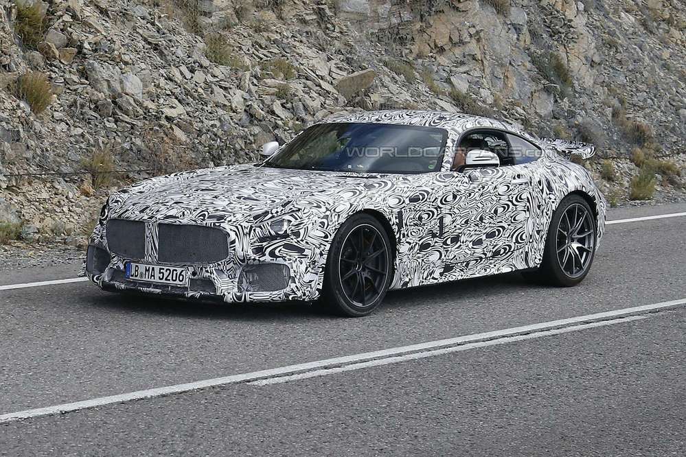 Mercedes-AMG GT помашет «крылышками»