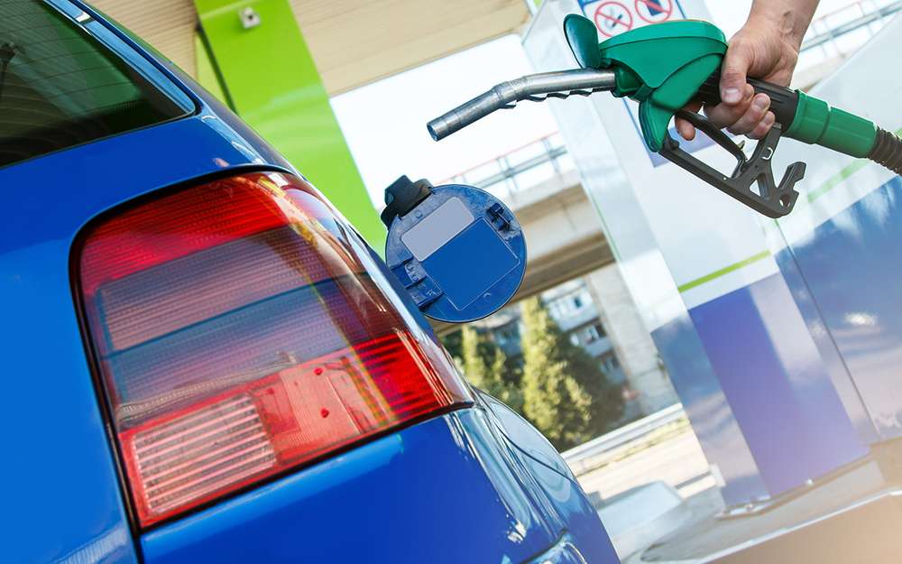 5 глупейших мифов про бензин - а вы в них верите?