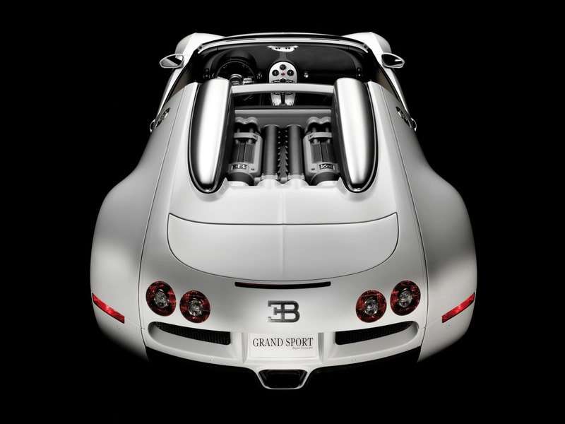 Bugatti Veyron 16.4 Grand Sport Roadster увидим 16 августа