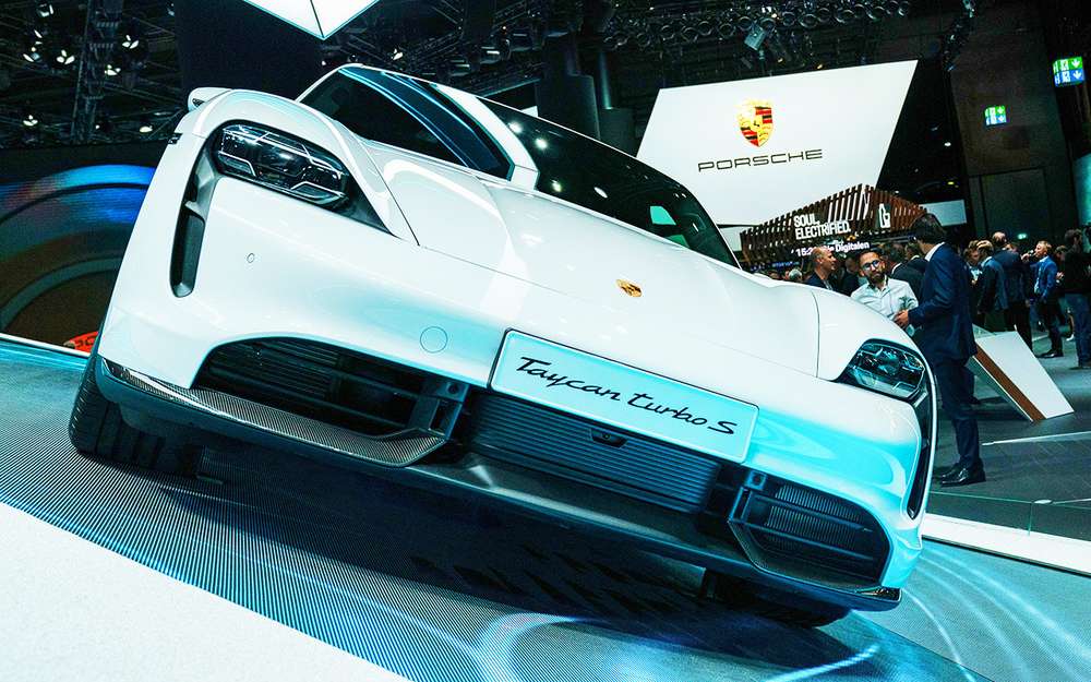 Porsche Taycan: спорткар и электромобиль