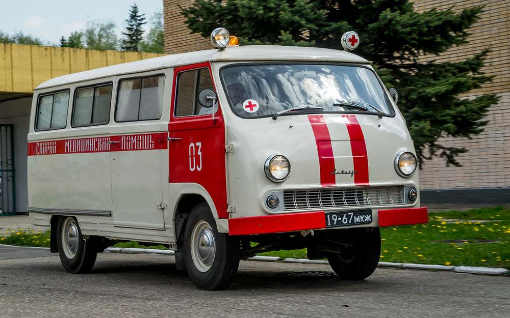 «Скорую вызывали»? 10 самых известных санитарных автомобилей СССР