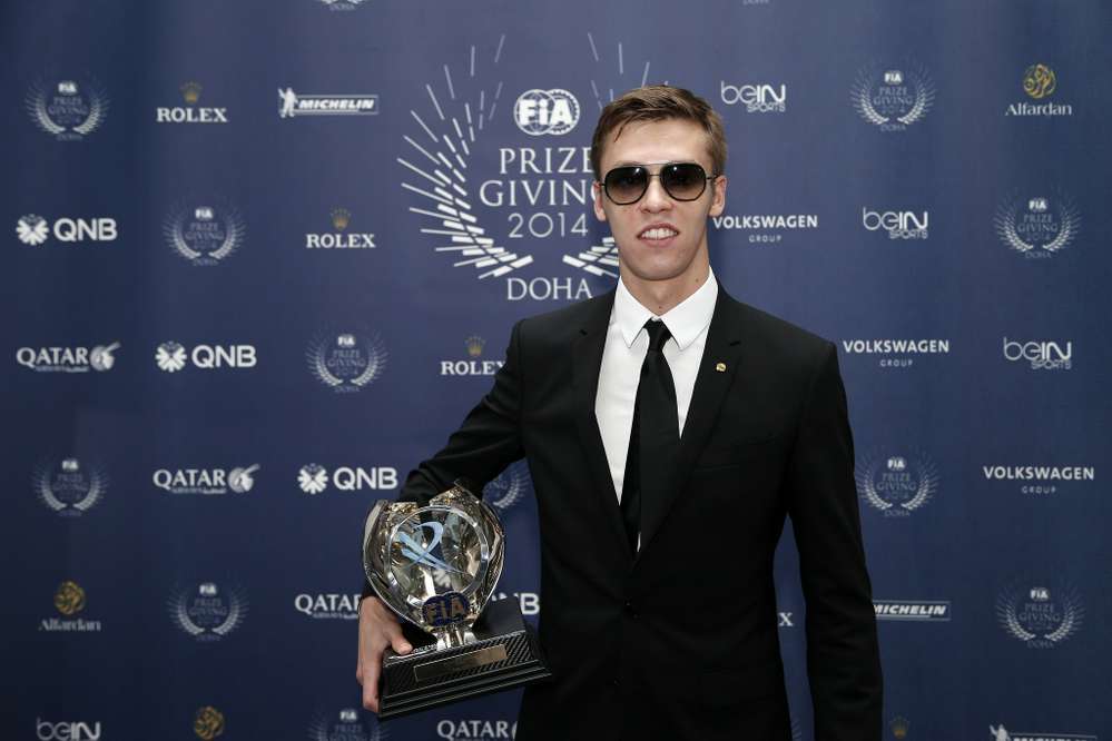 По итогам года Даниил Квят получил приз FIA «Лучший новичок сезона».