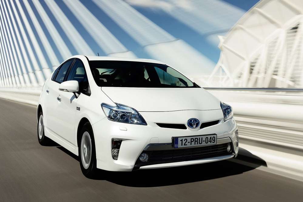 Новая Toyota Prius задерживается из-за проблем с дизайном