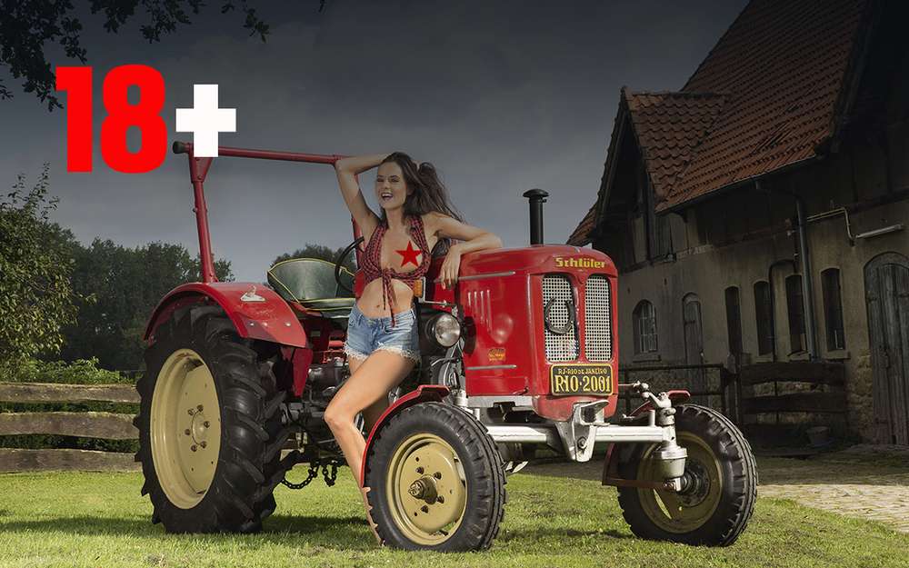 Девушки и сельхозтехника: задорный календарь на 2019 год