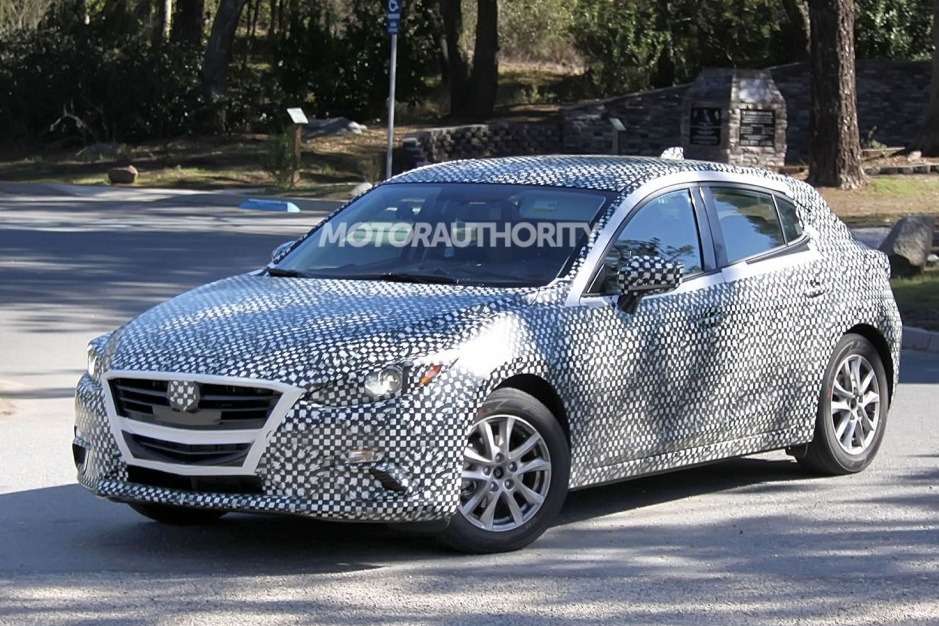 Новая Mazda3 опять попала в объектив