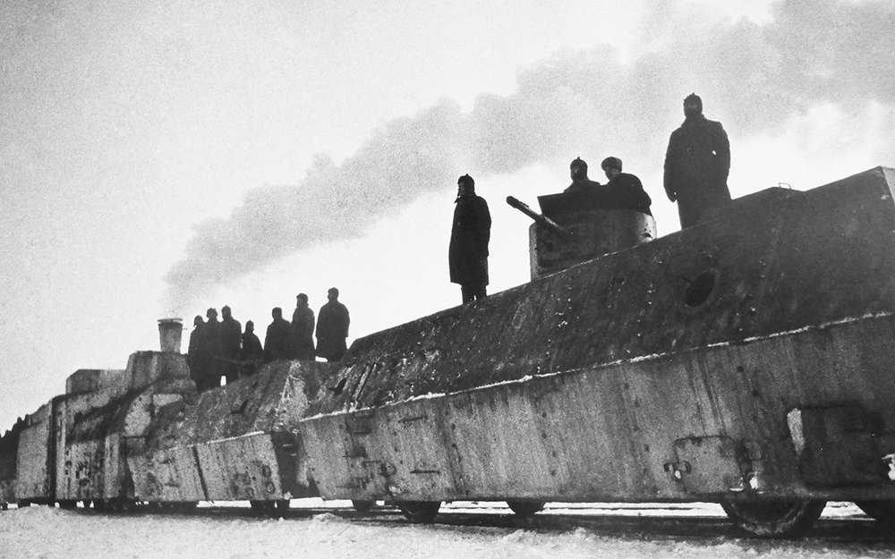 Советский бронепоезд у станции Люблино, январь 1942 года (waralbum.ru)