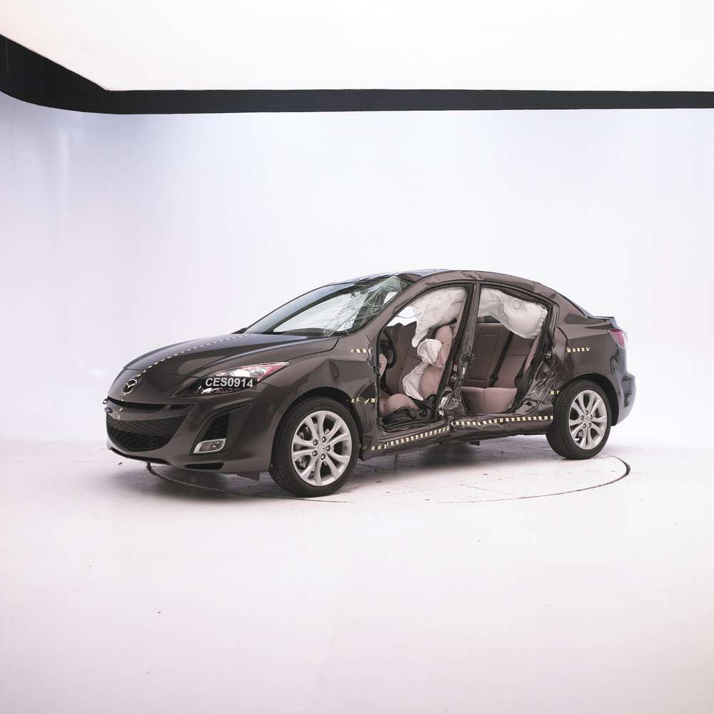 Mazda3 показала высокие результаты на краш-тестах