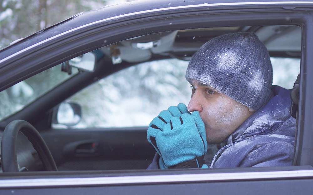 Как не замерзнуть в машине зимой: 6 главных правил